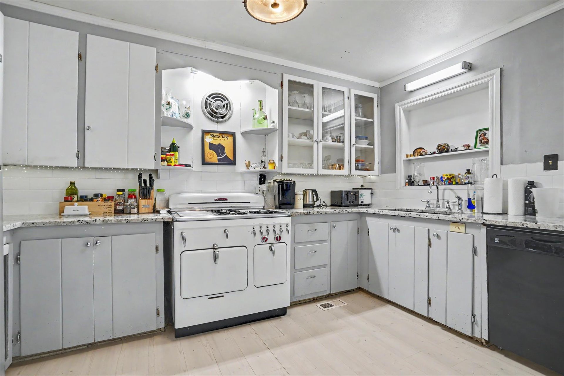 5427 E 5th Place Tulsa OK 74112