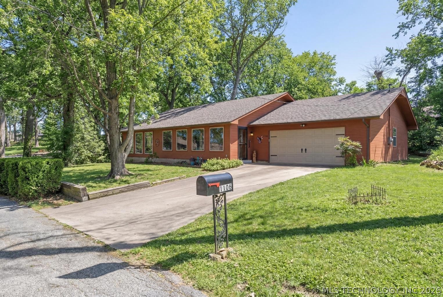 1106 Red Bud Drive Grove OK 74344