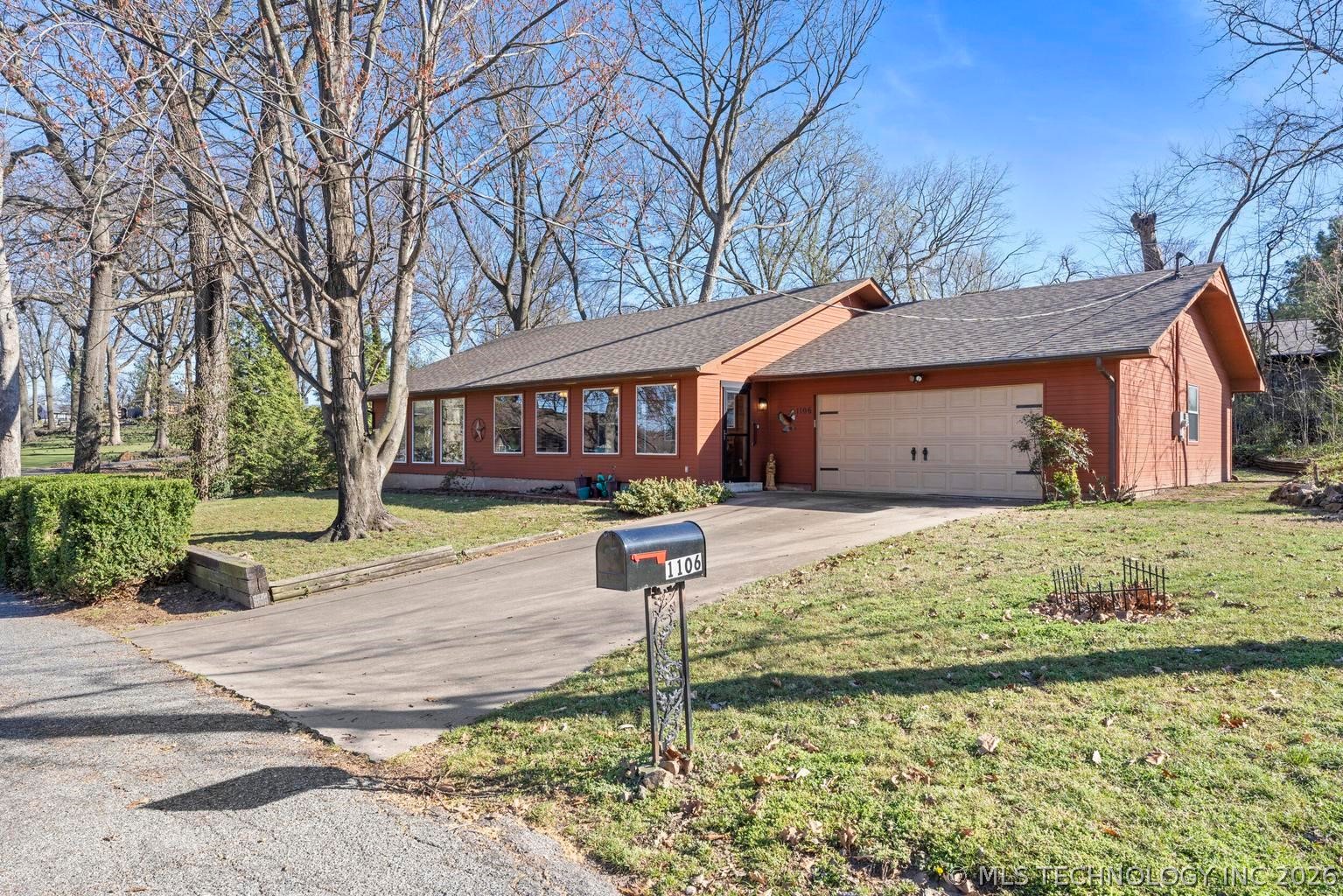1106 Red Bud Drive Grove OK 74344