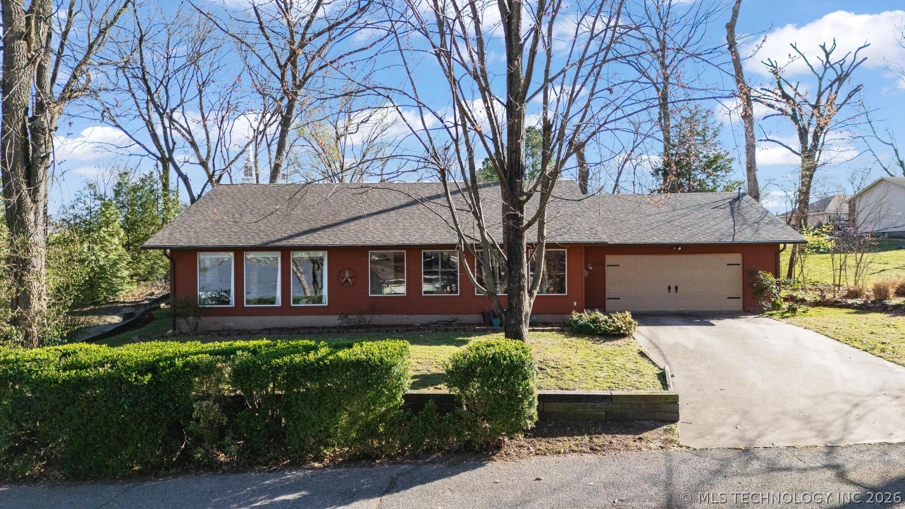 1106 Red Bud Drive Grove OK 74344