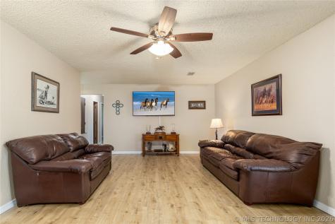 14701 S 560 Road Fairland OK 74343