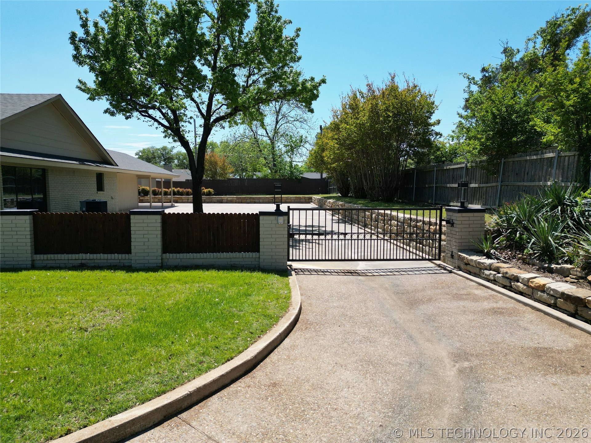 2200 Cloverleaf Place Ardmore OK 73401