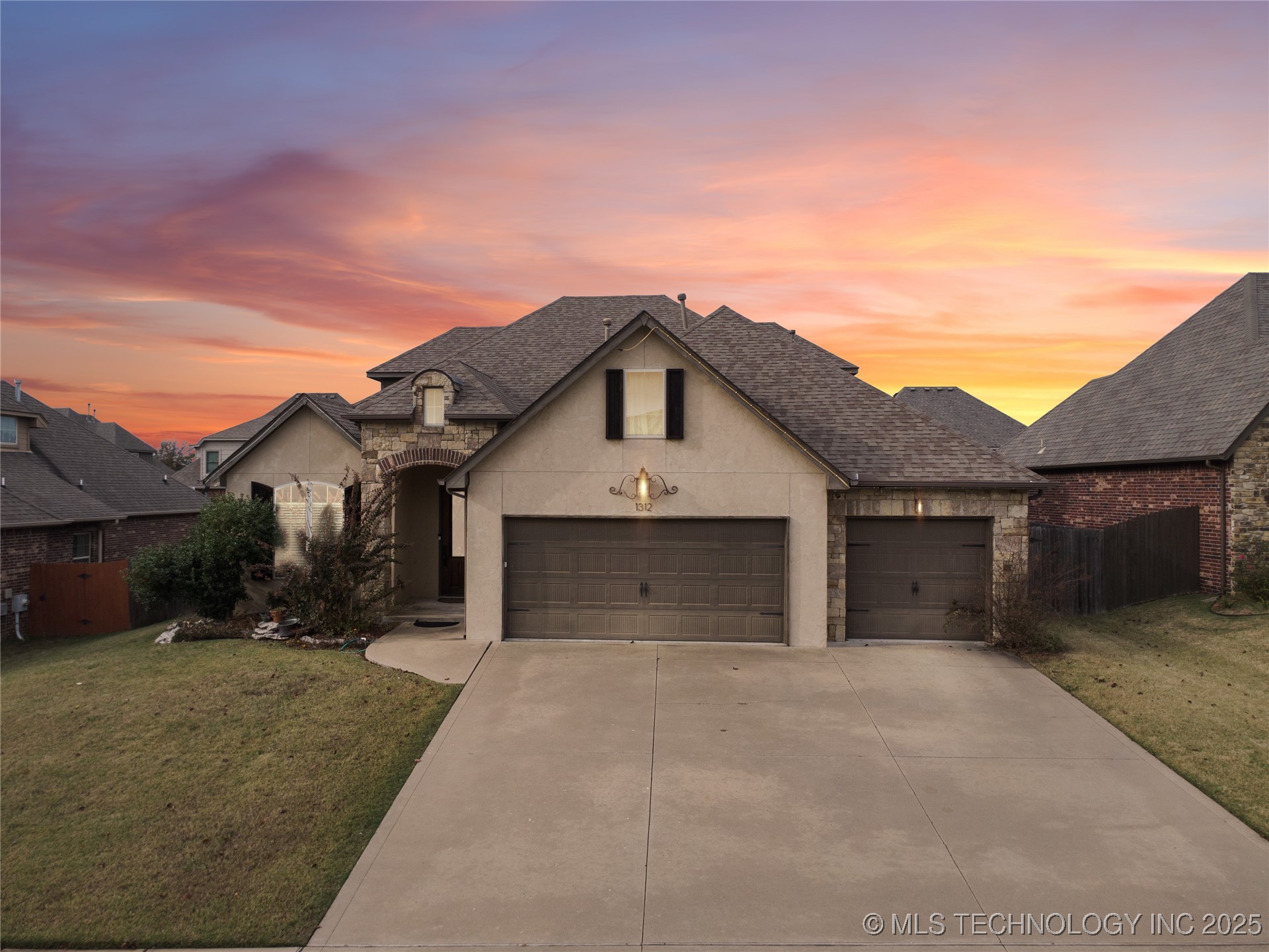 1312 S Desert Palm Lane Broken Arrow OK 74012