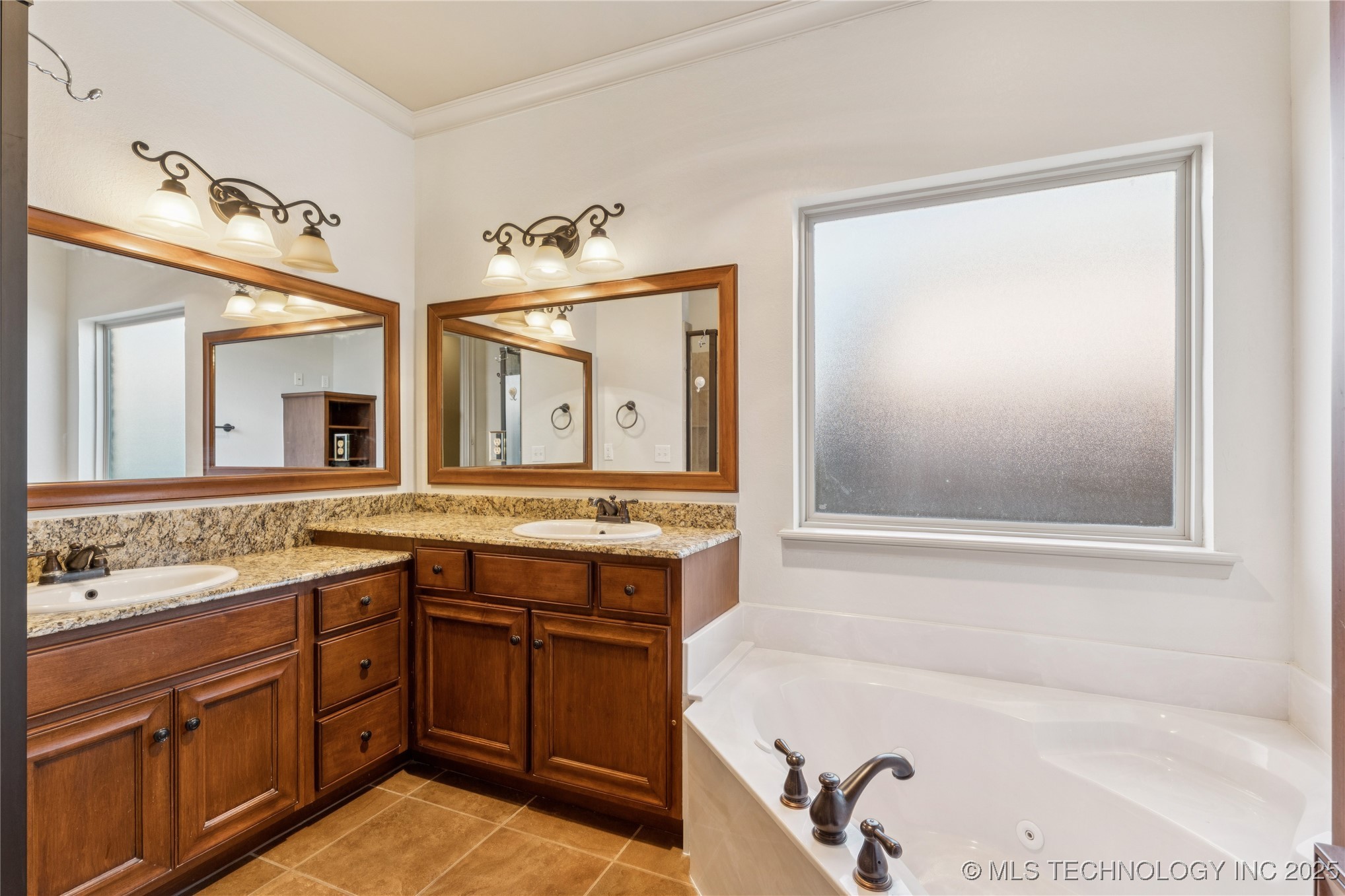 1312 S Desert Palm Lane Broken Arrow OK 74012