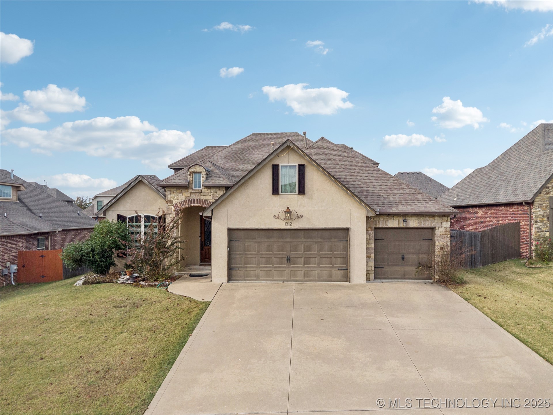 1312 S Desert Palm Lane Broken Arrow OK 74012