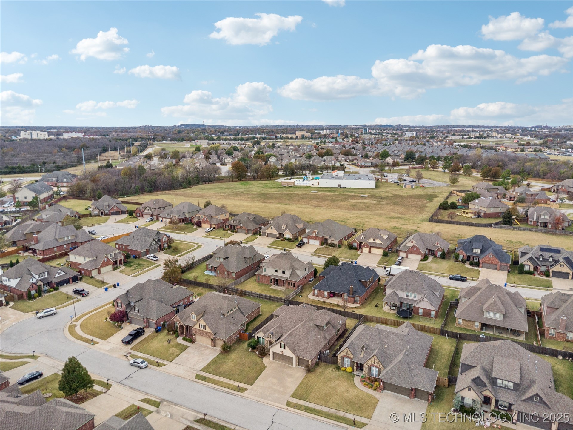 1312 S Desert Palm Lane Broken Arrow OK 74012