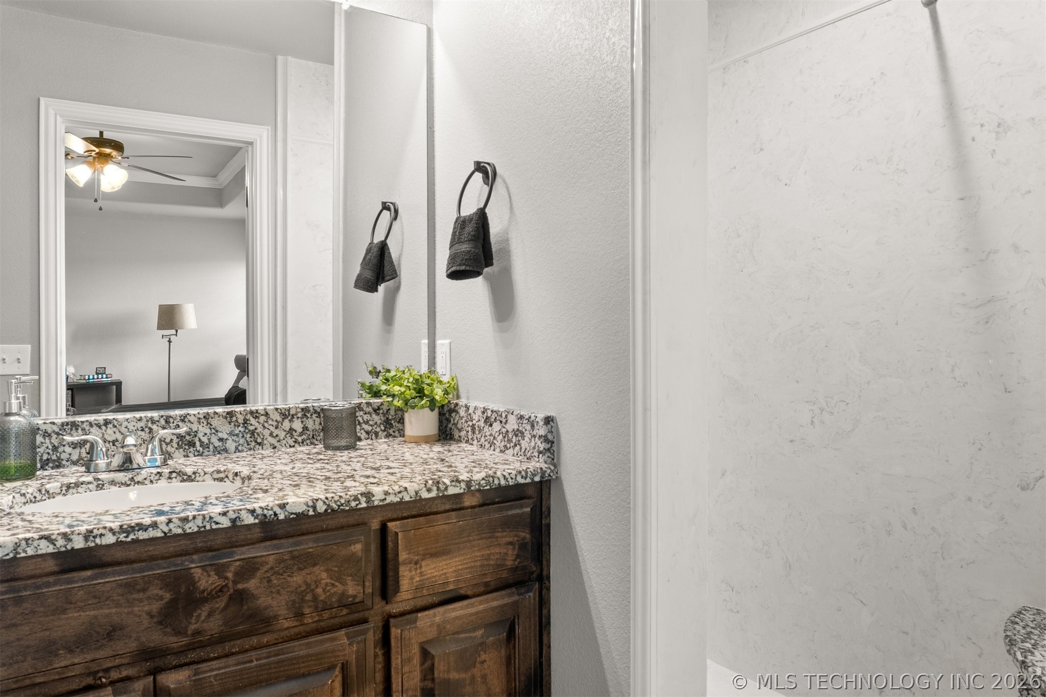 827 S Mckinley Avenue Calera OK 74730