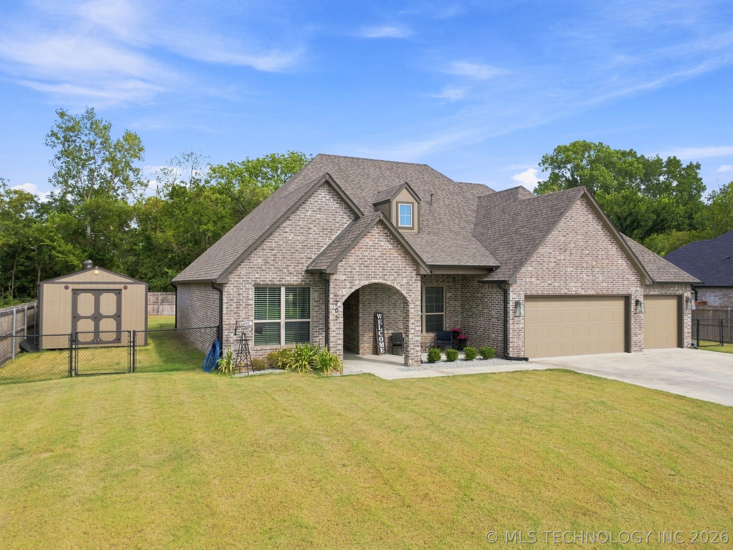 205 N Phillips Street Skiatook OK 74070