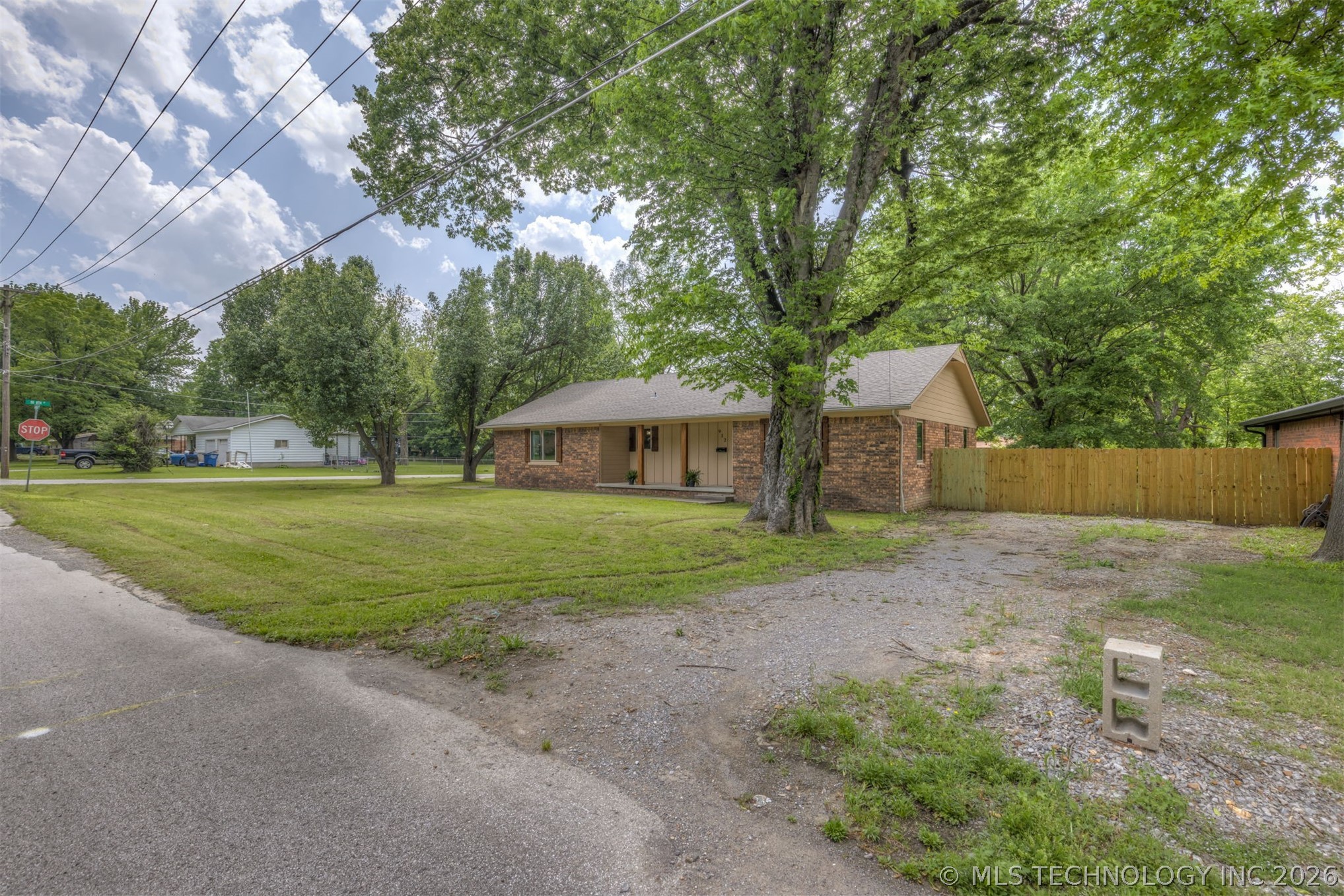 912 S Garfield Avenue Wagoner OK 74467