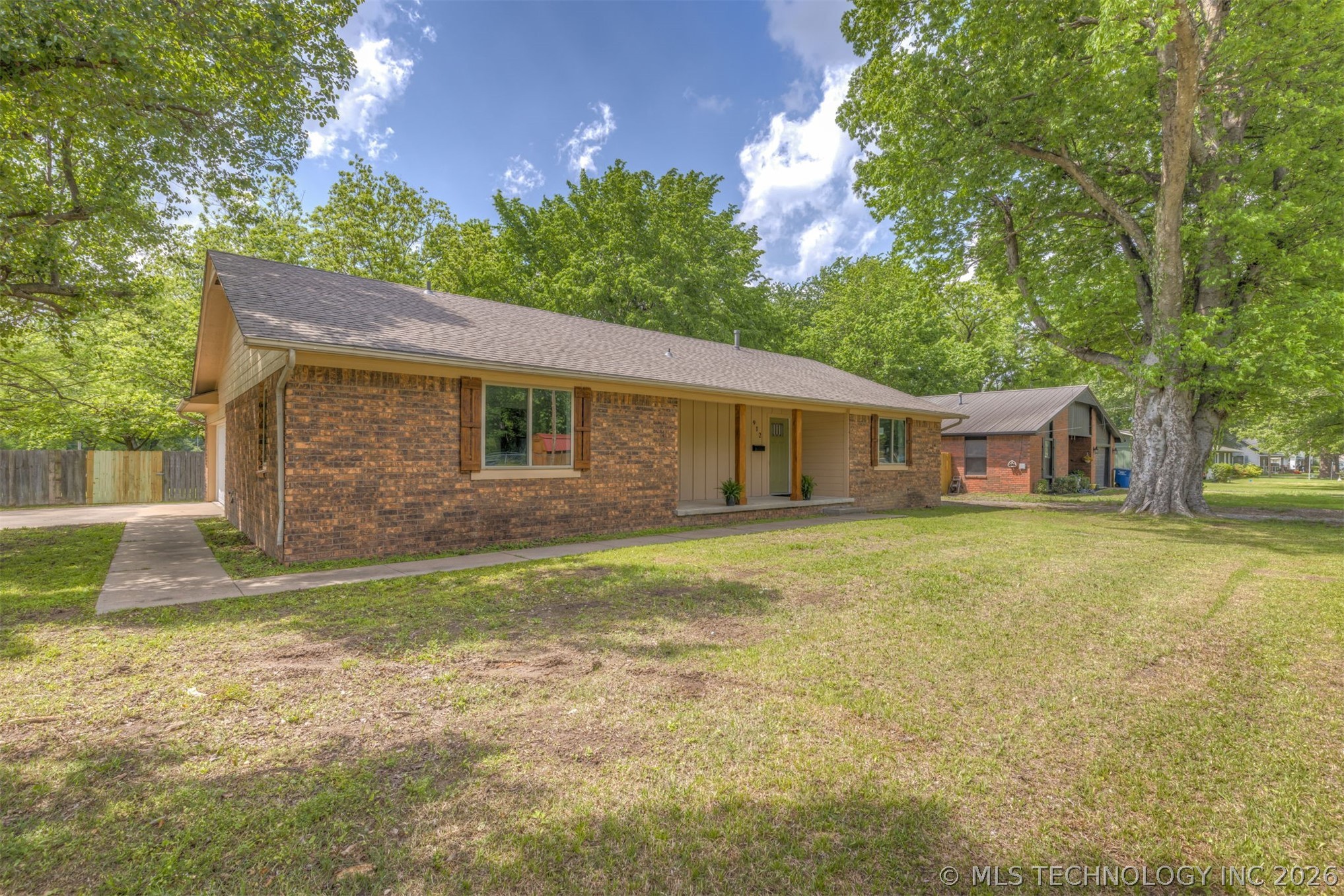 912 S Garfield Avenue Wagoner OK 74467