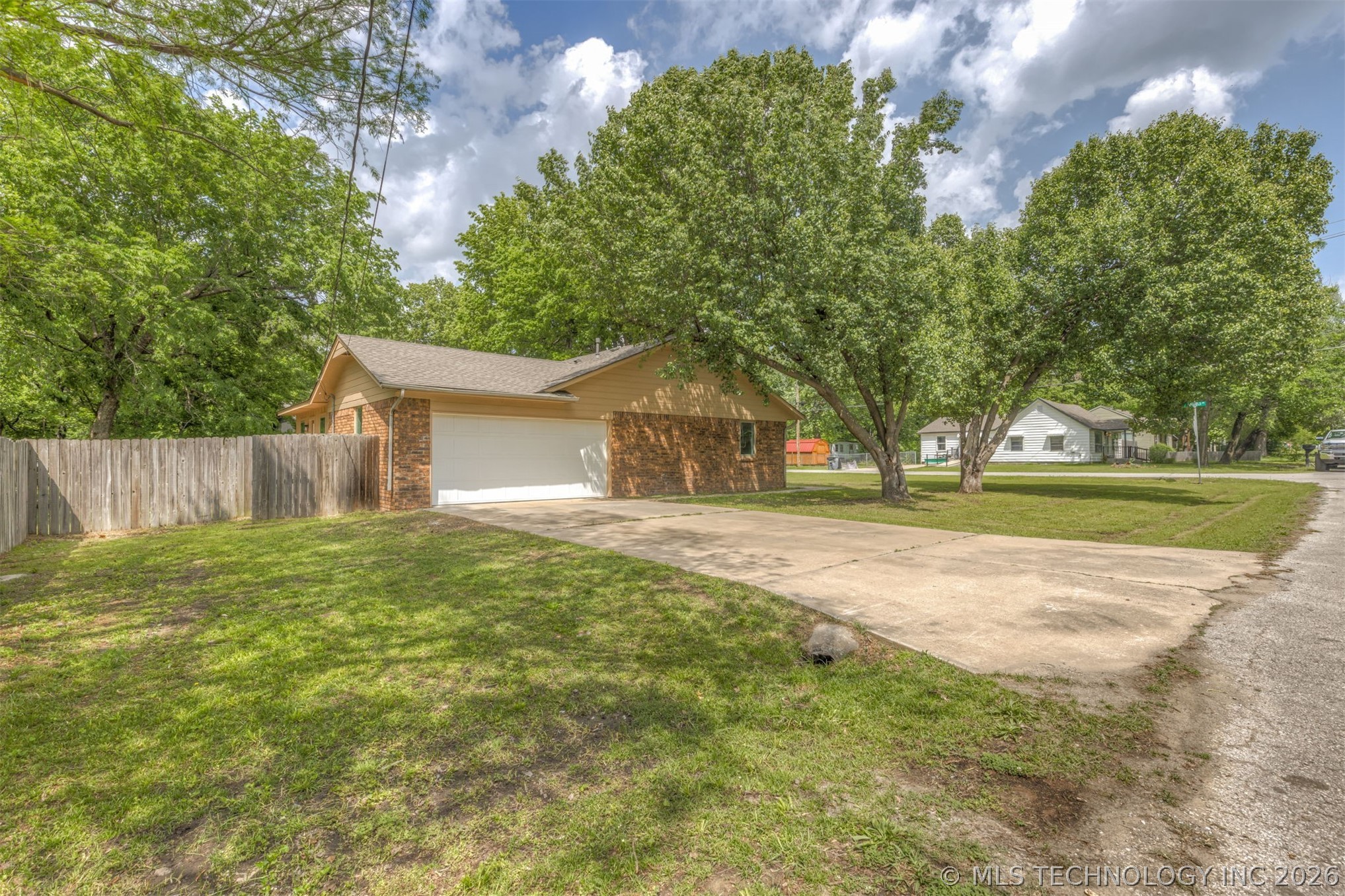 912 S Garfield Avenue Wagoner OK 74467