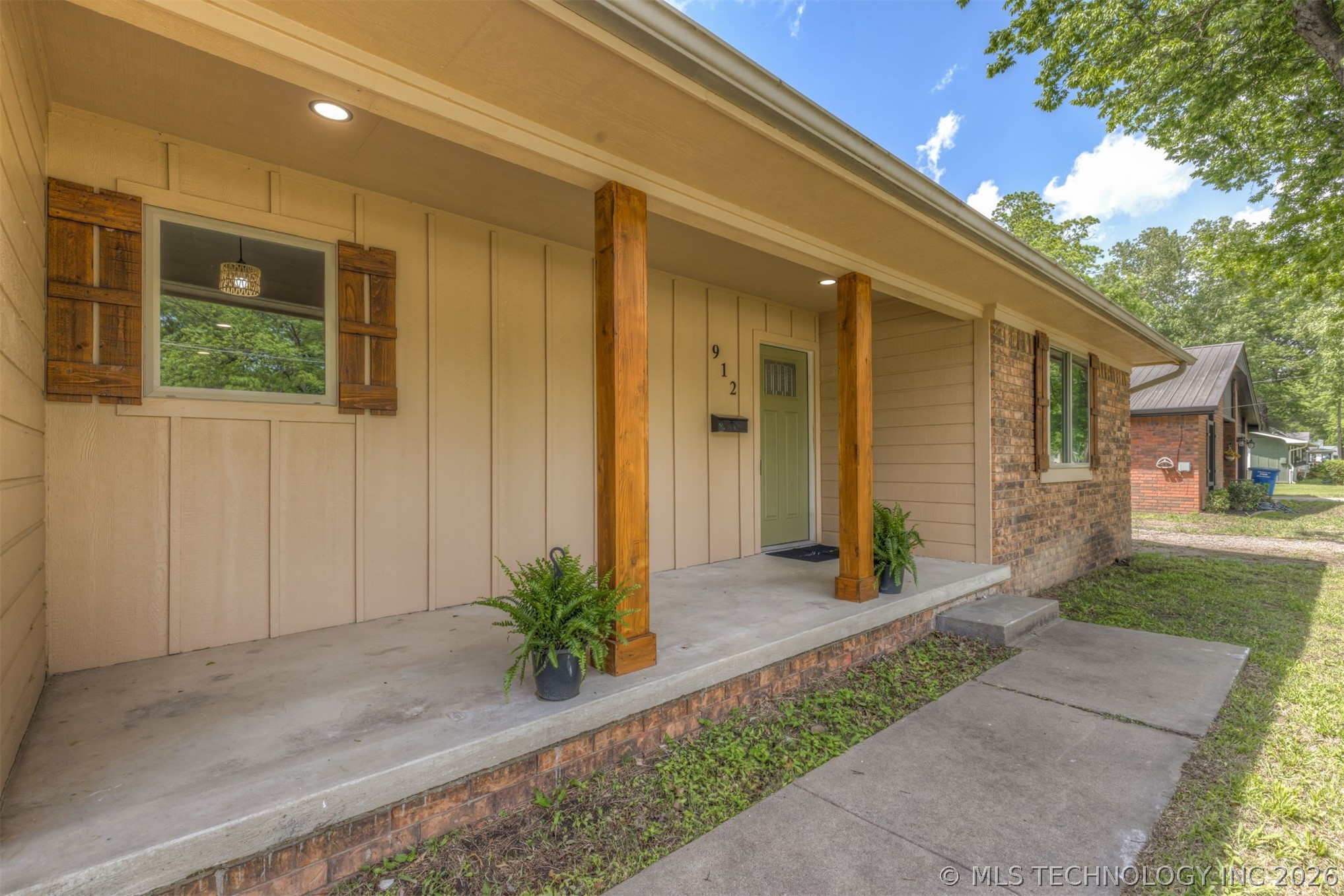 912 S Garfield Avenue Wagoner OK 74467