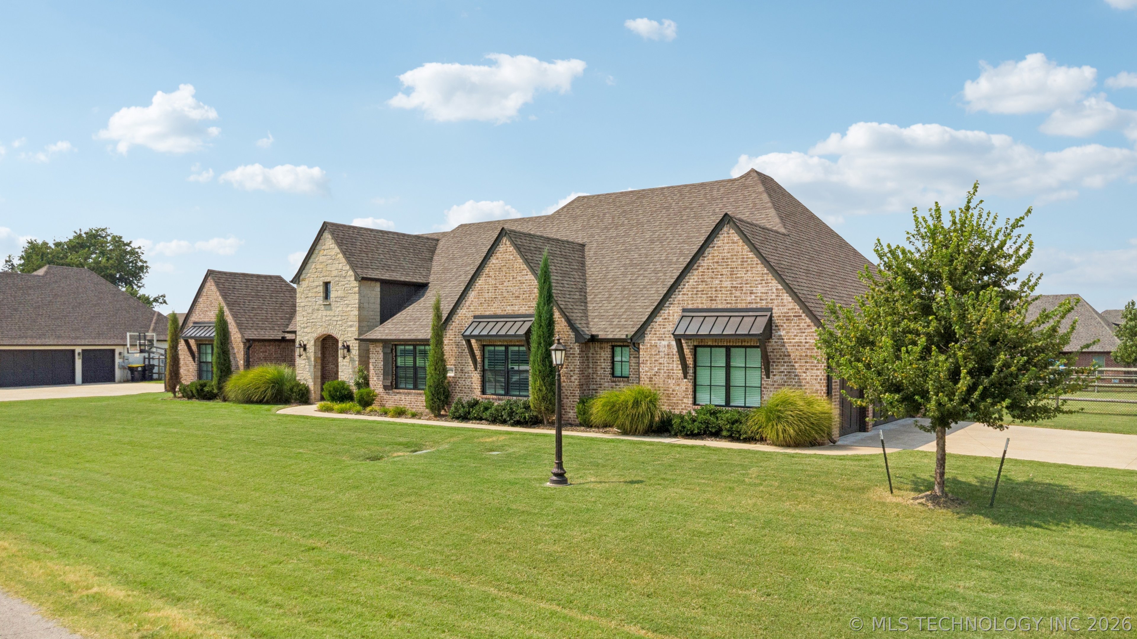 6270 N Creekwood Drive Owasso OK 74055