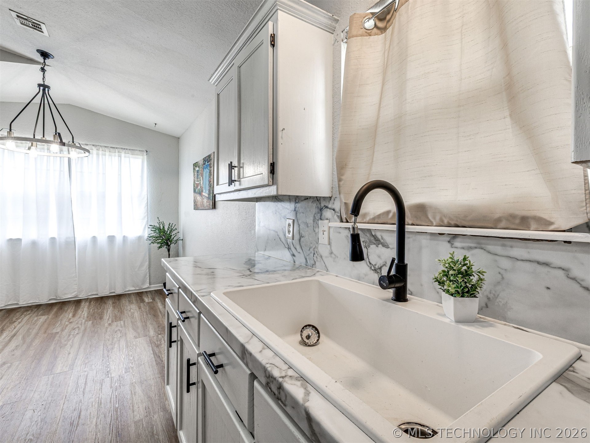 17 W Ross Avenue W Sapulpa OK 74066