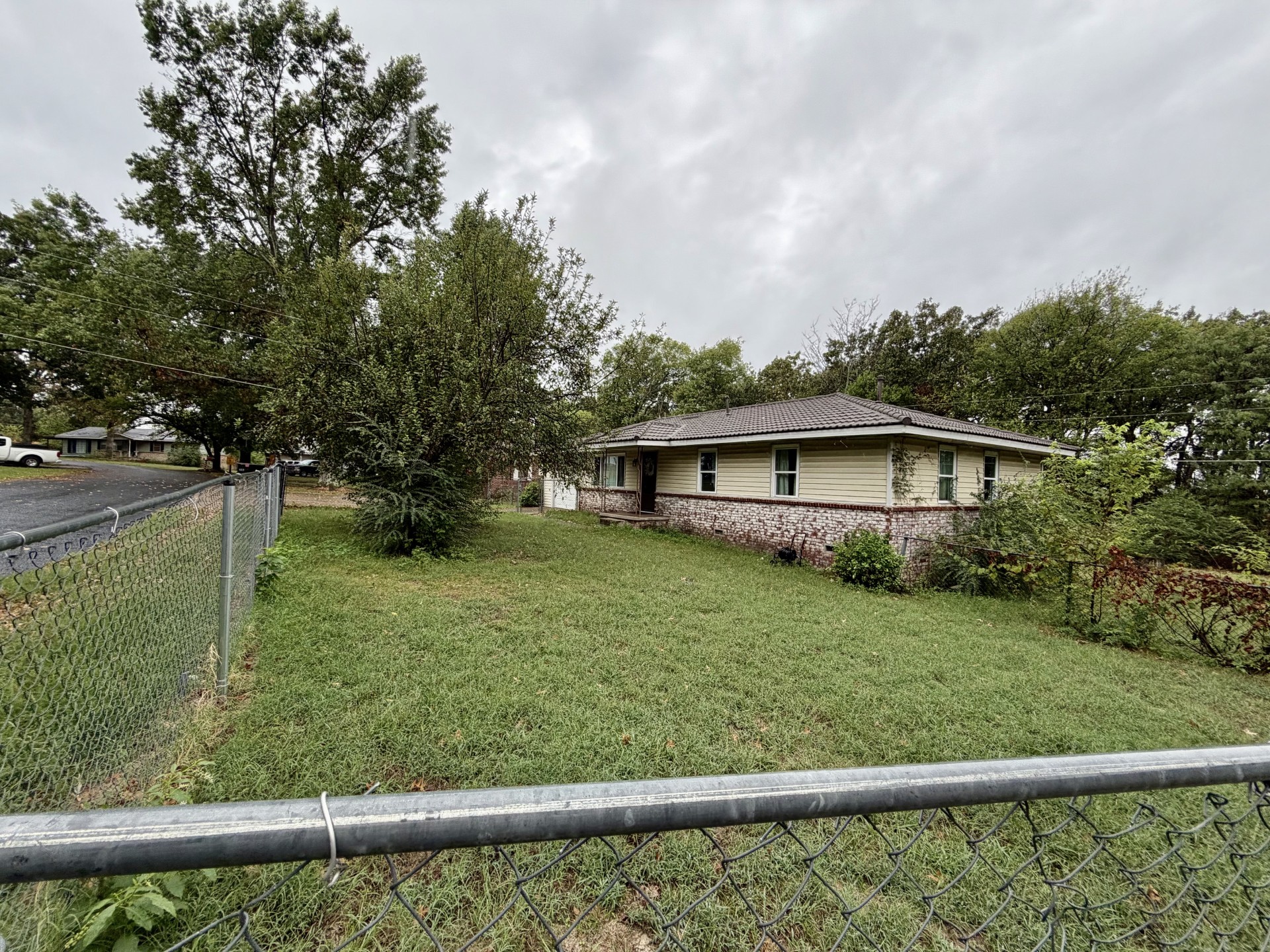 133 W Oak Hill Circle E Tahlequah OK 74464