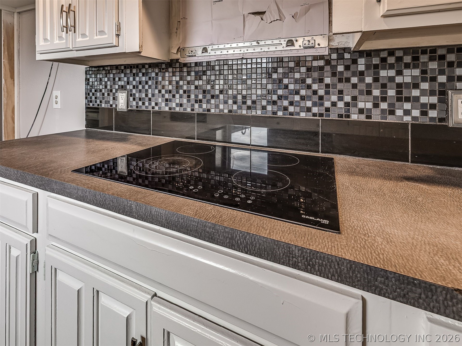 8960 E 16th Place Tulsa OK 74112