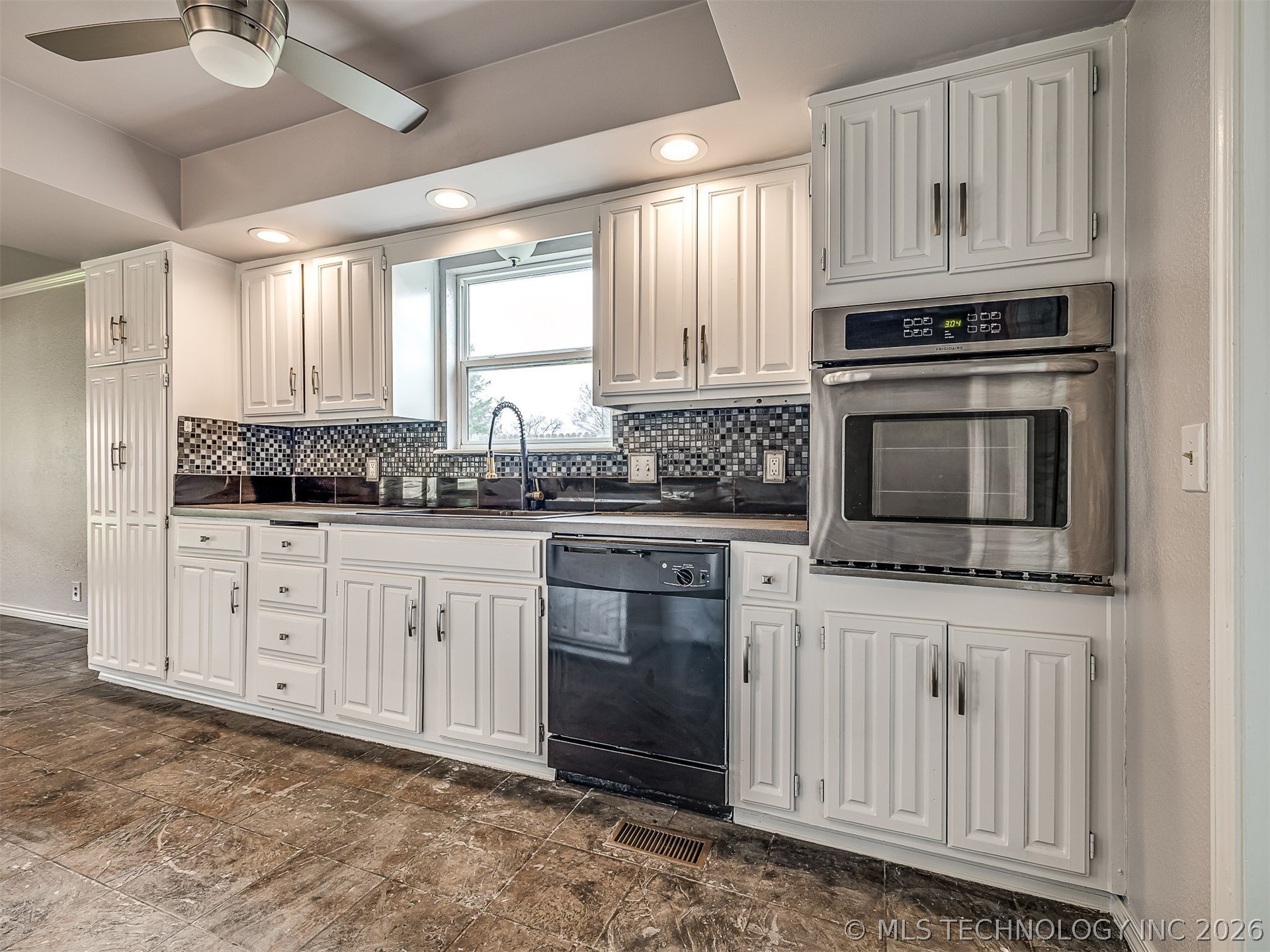 8960 E 16th Place Tulsa OK 74112