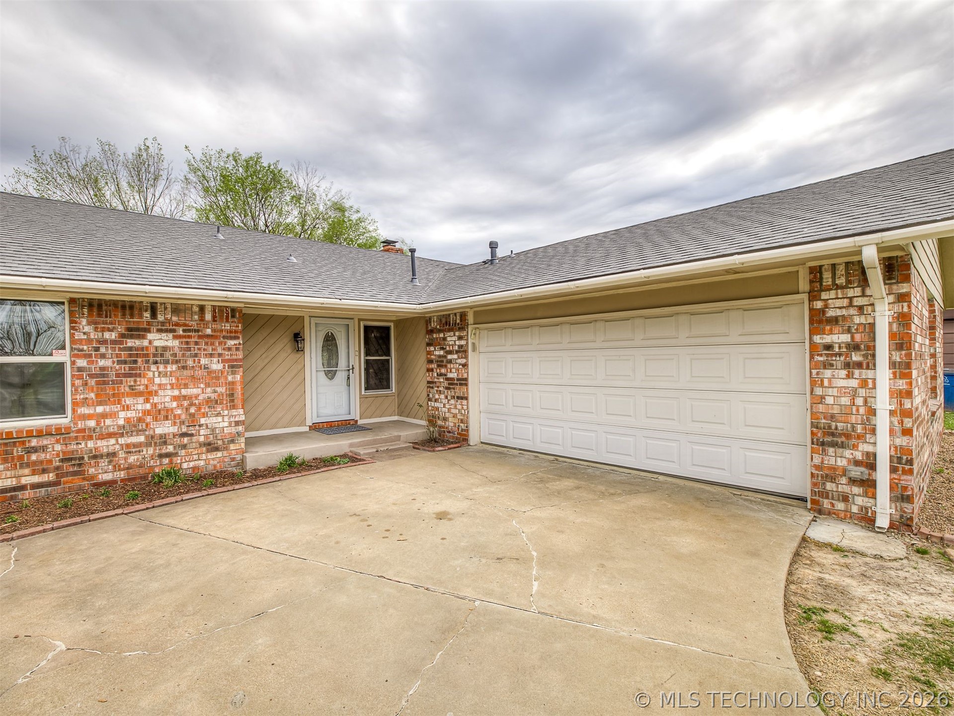 8960 E 16th Place Tulsa OK 74112