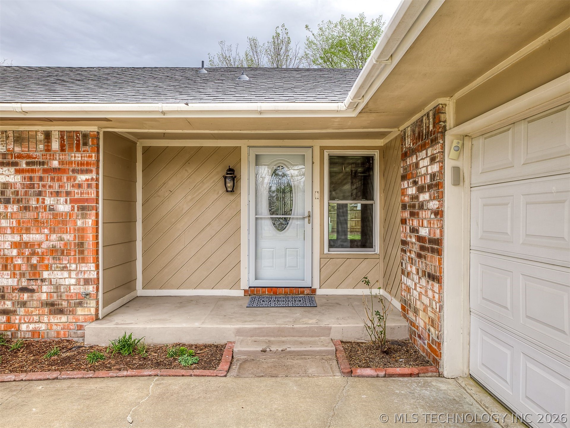 8960 E 16th Place Tulsa OK 74112