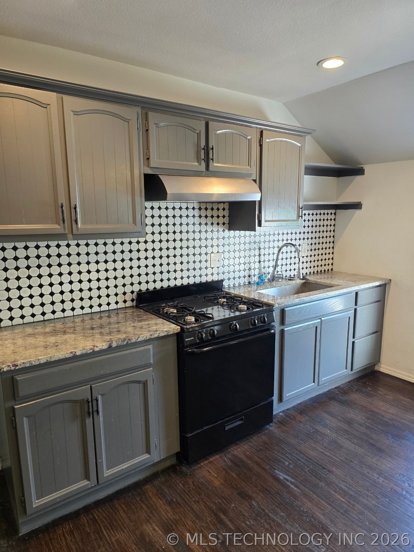 2714 E Newton Place Tulsa OK 74110