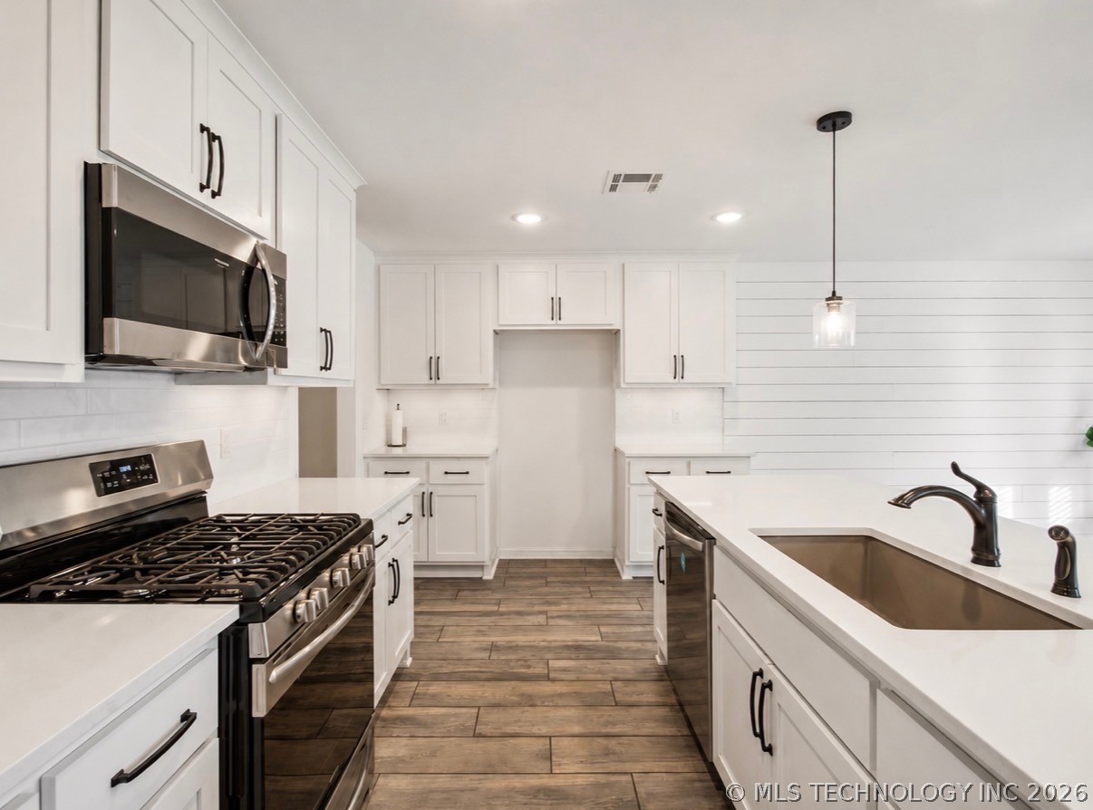 1403 E New Orleans Place Broken Arrow OK 74011