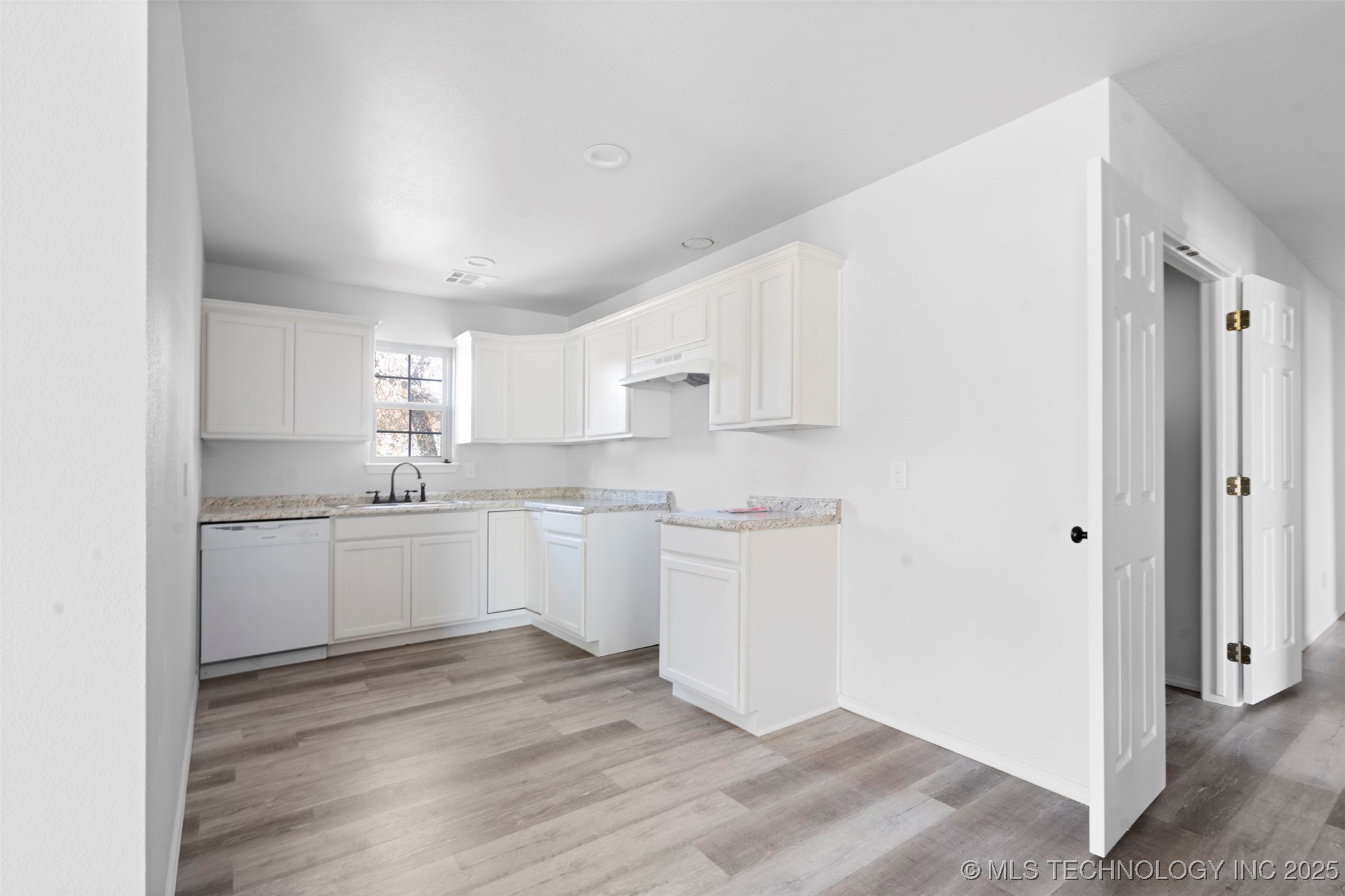 525 W Clay Street Chouteau OK 74337