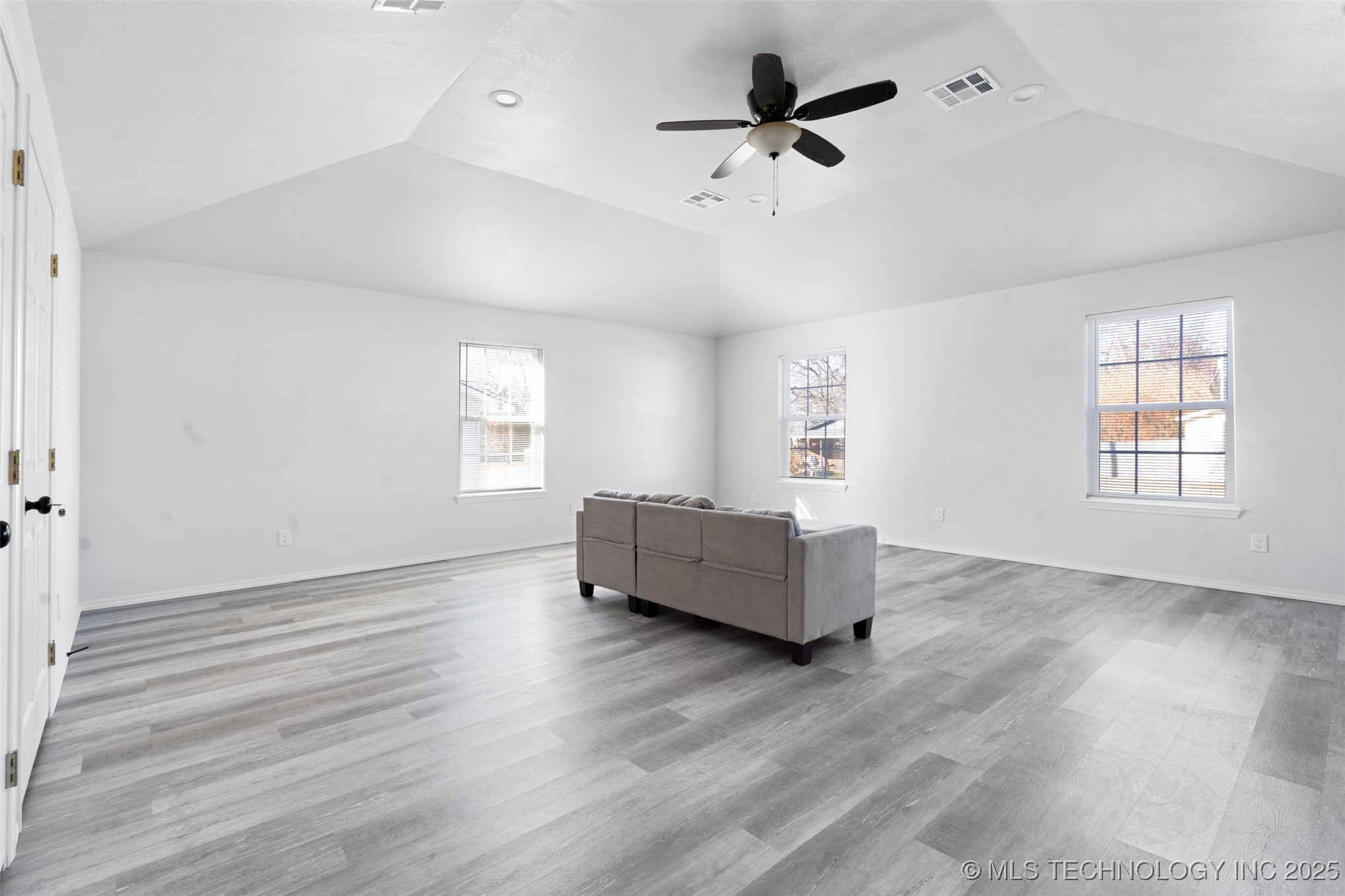 525 W Clay Street Chouteau OK 74337