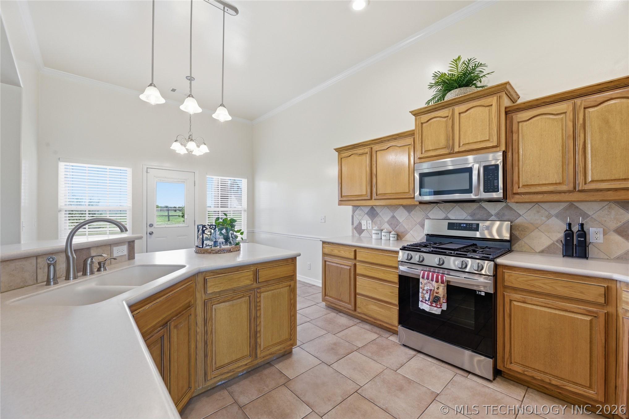 12512 N 165th Eastavenue Collinsville OK 74021