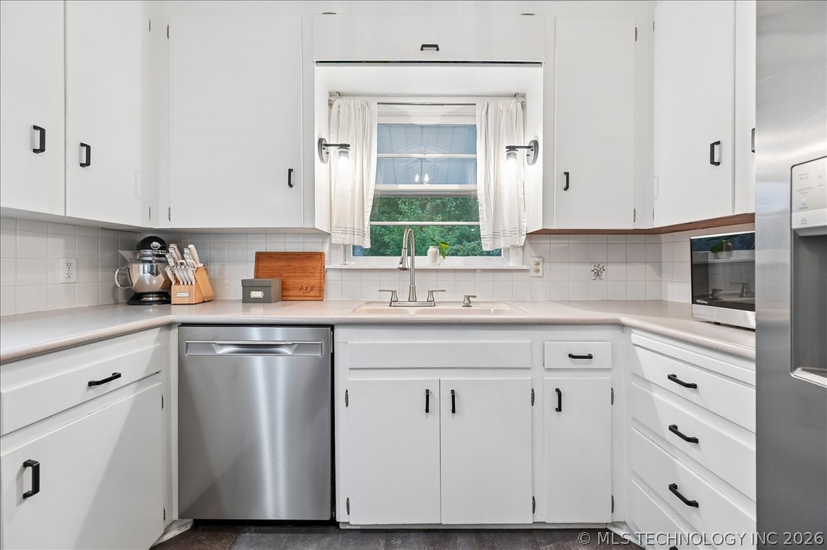 5941 E 25th Place Tulsa OK 74114
