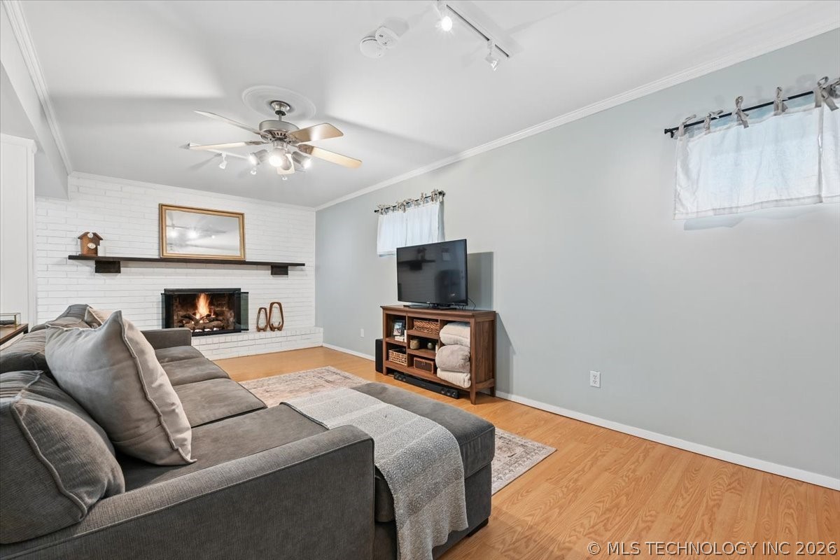 5941 E 25th Place Tulsa OK 74114