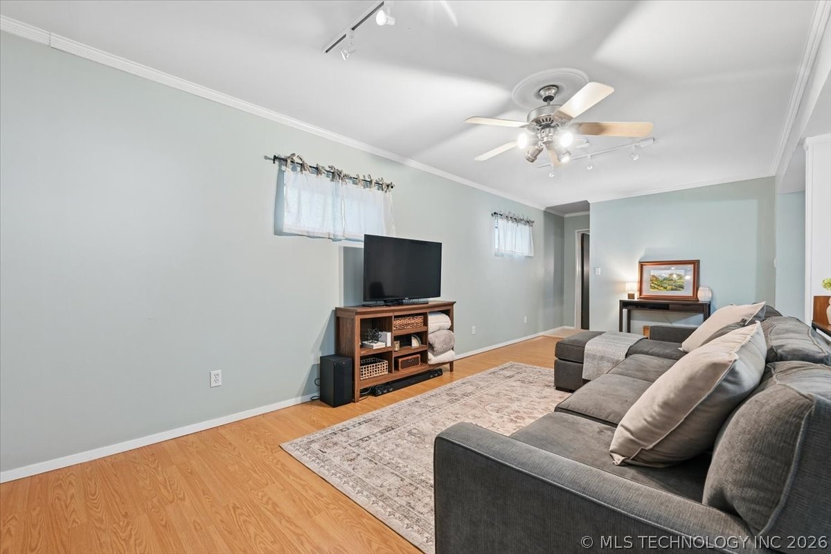 5941 E 25th Place Tulsa OK 74114