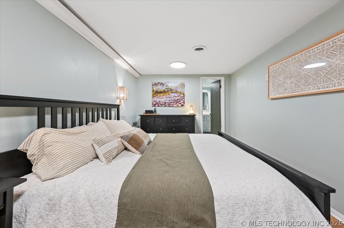 5941 E 25th Place Tulsa OK 74114