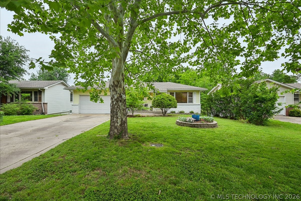 5941 E 25th Place Tulsa OK 74114