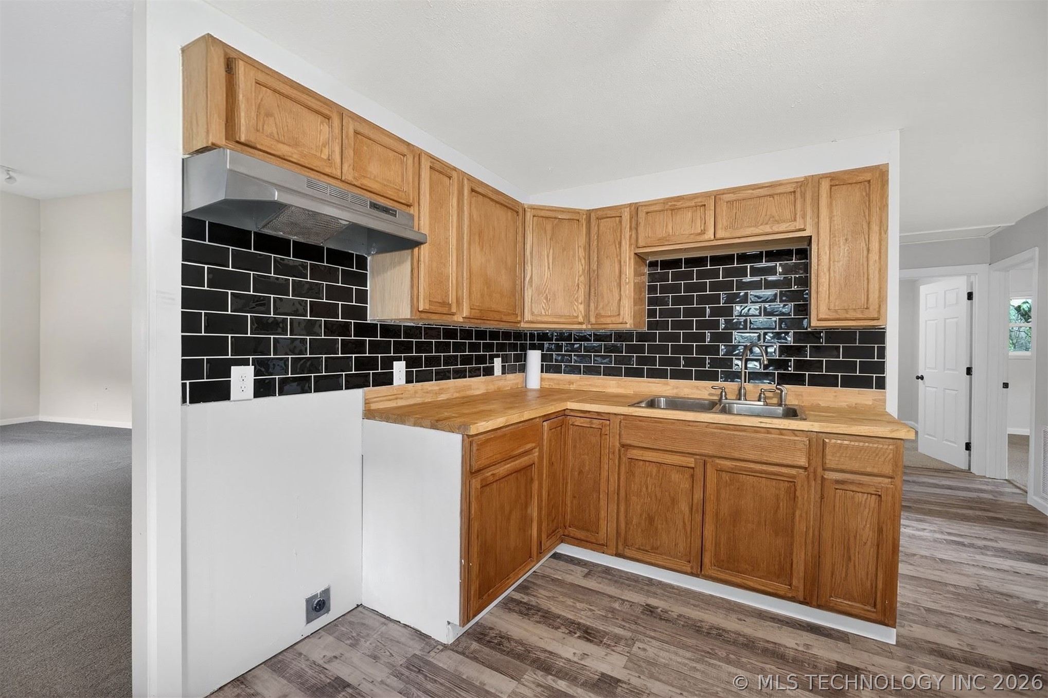 5595 S 4405 Road Locust Grove OK 74352