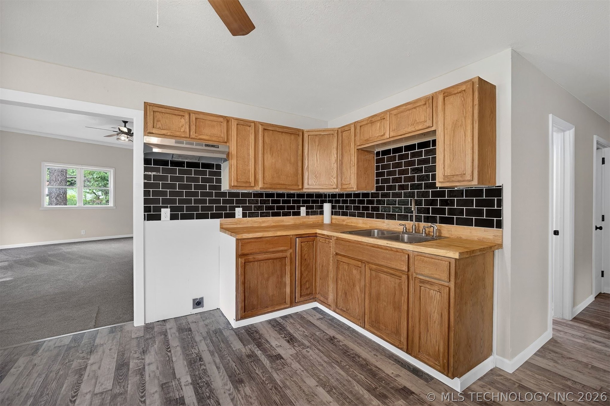 5595 S 4405 Road Locust Grove OK 74352
