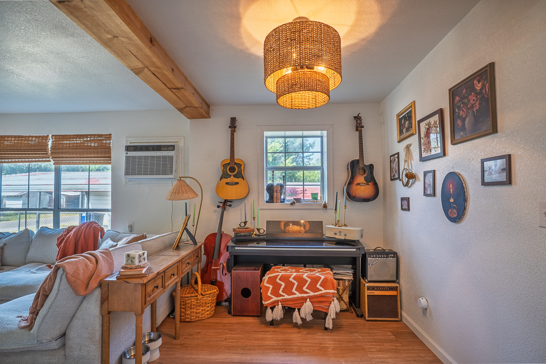 608 W Coleman Colbert OK 74733
