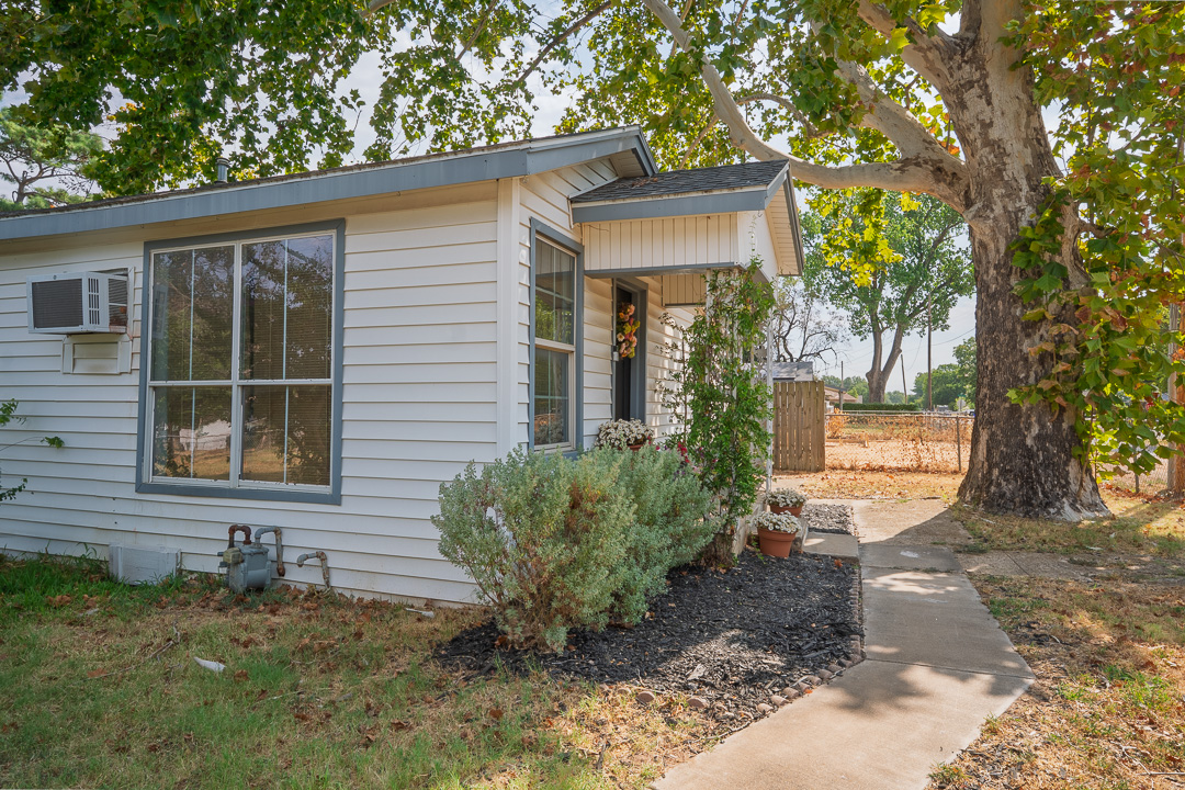 608 W Coleman Colbert OK 74733