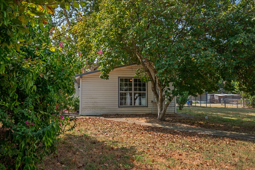 608 W Coleman Colbert OK 74733