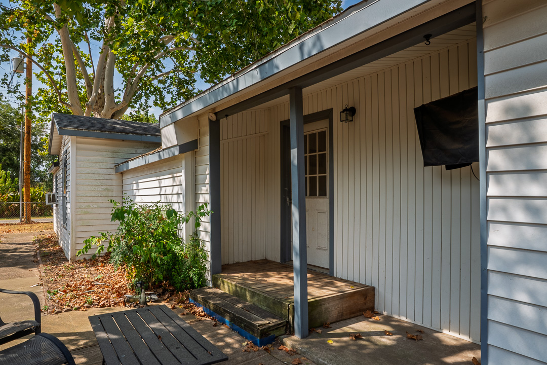 608 W Coleman Colbert OK 74733