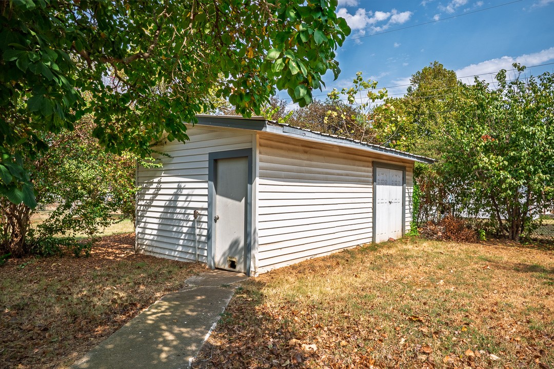 608 W Coleman Colbert OK 74733