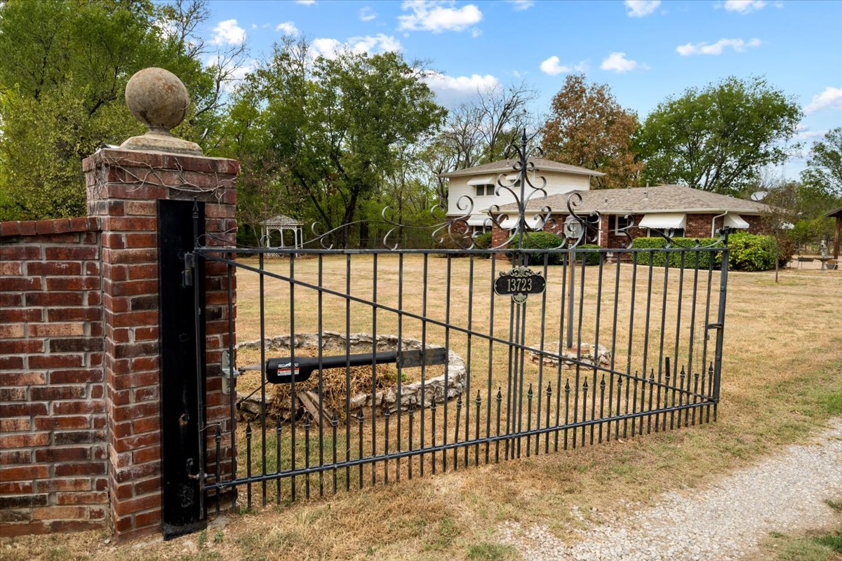 13723 E 56th Street N Owasso OK 74055