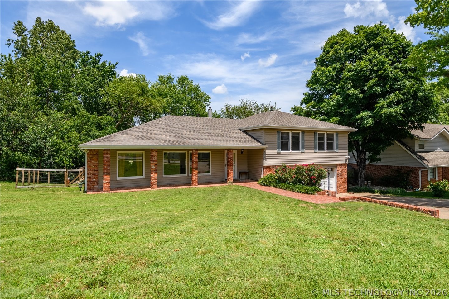 208 SE Quail Ridge Loop Bartlesville OK 74006