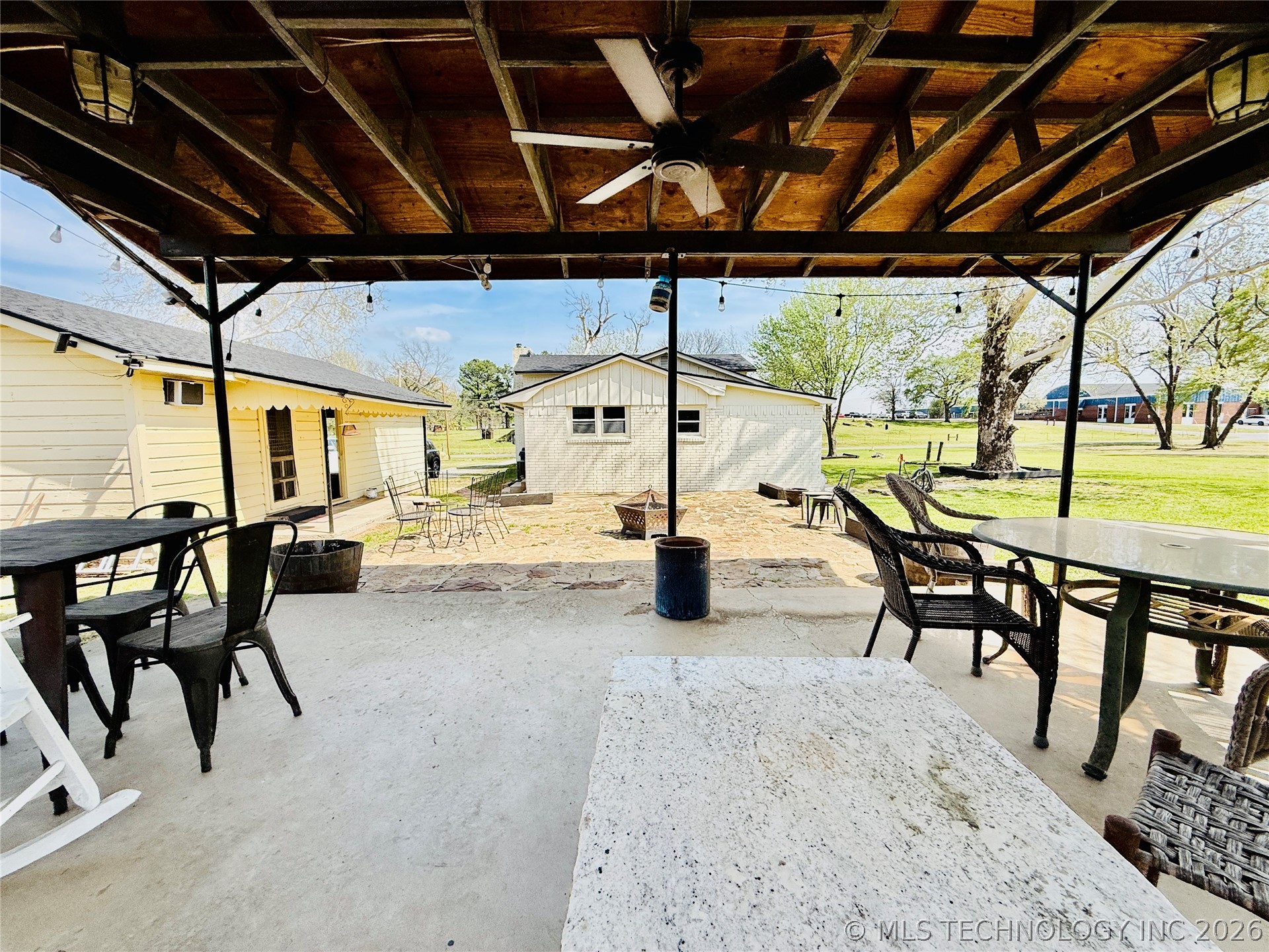 410 S 4th Hartshorne OK 74547