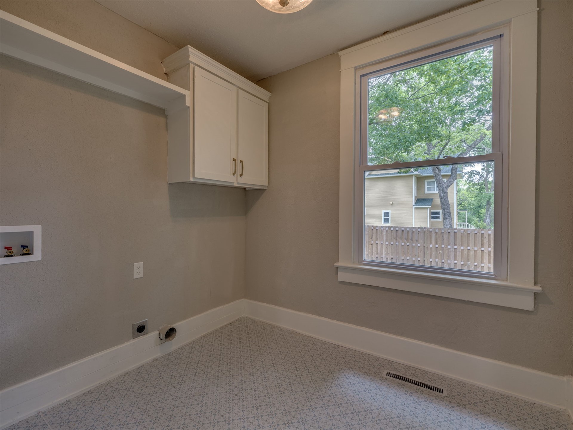 908 3rd Street Wagoner OK 74477