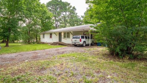 809 Carbon Avenue Hartshorne OK 74547