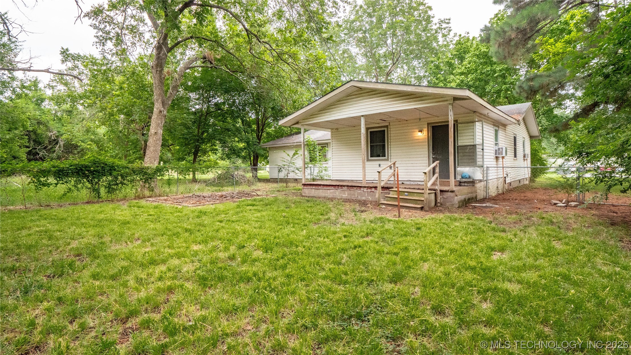 809 Carbon Avenue Hartshorne OK 74547