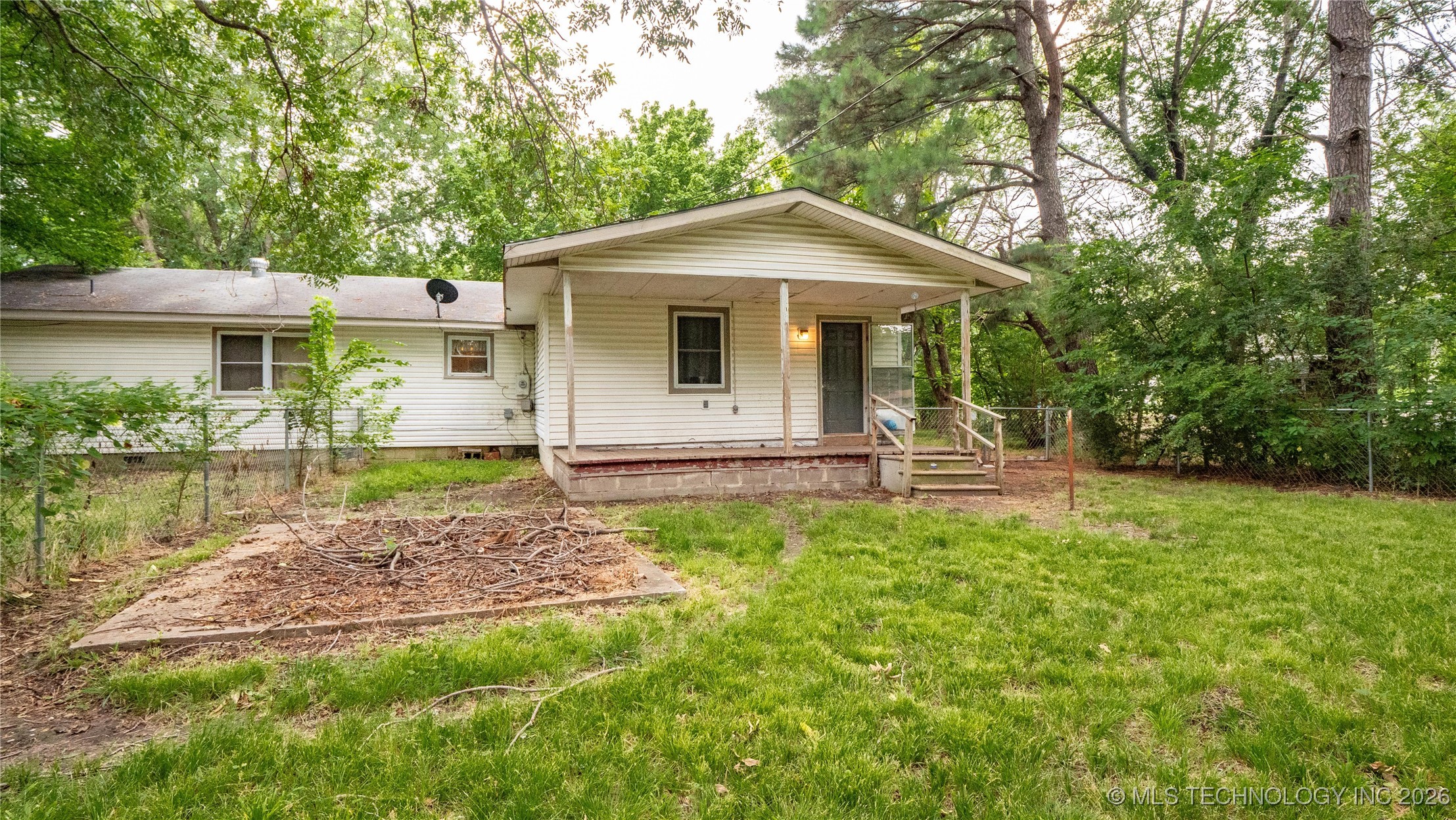 809 Carbon Avenue Hartshorne OK 74547