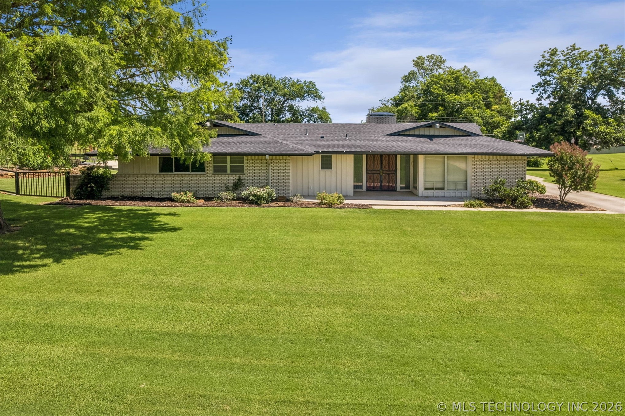 1621 Sunrise Lane Ada OK 74820