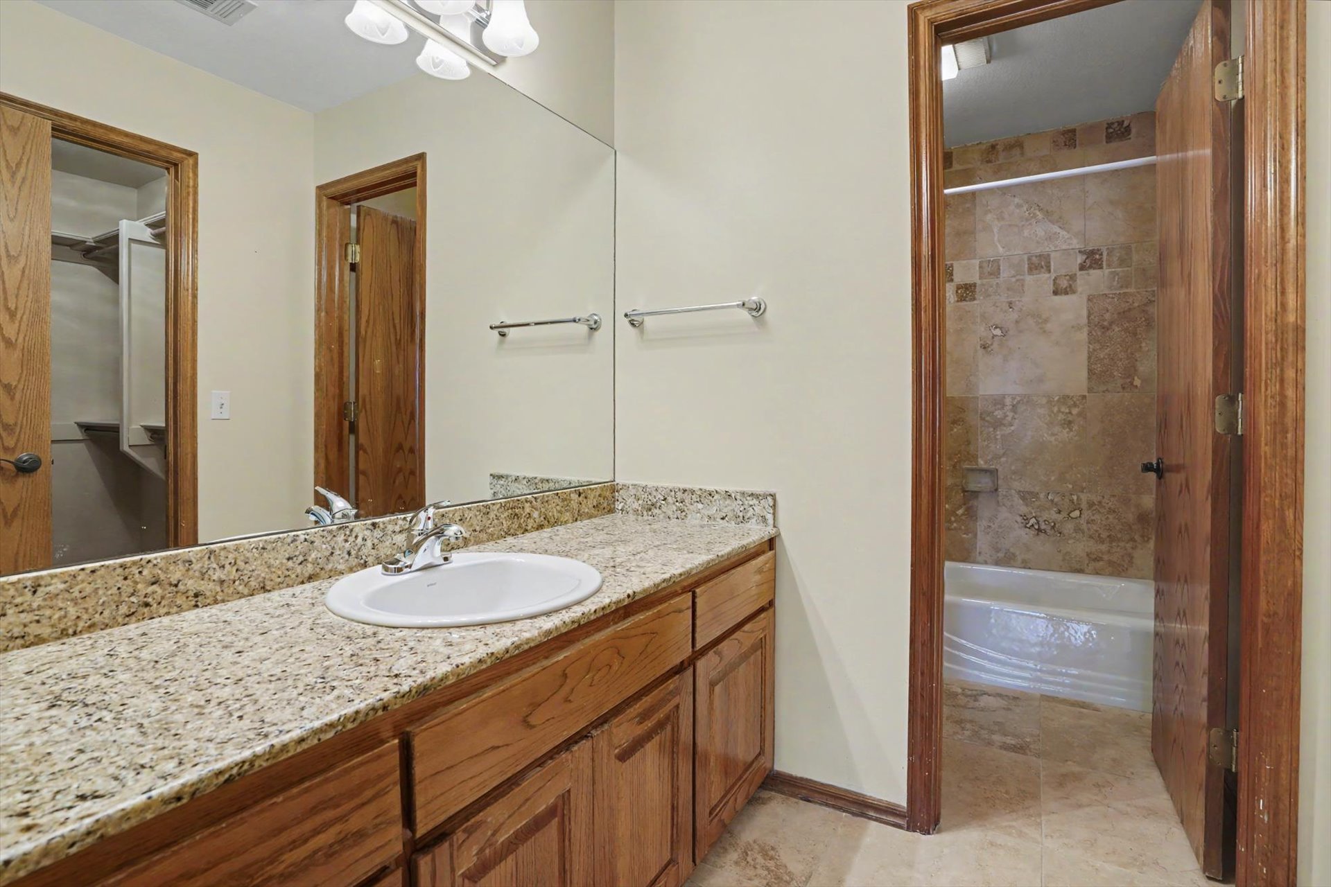 6100 W Phoenix Court Broken Arrow OK 74011