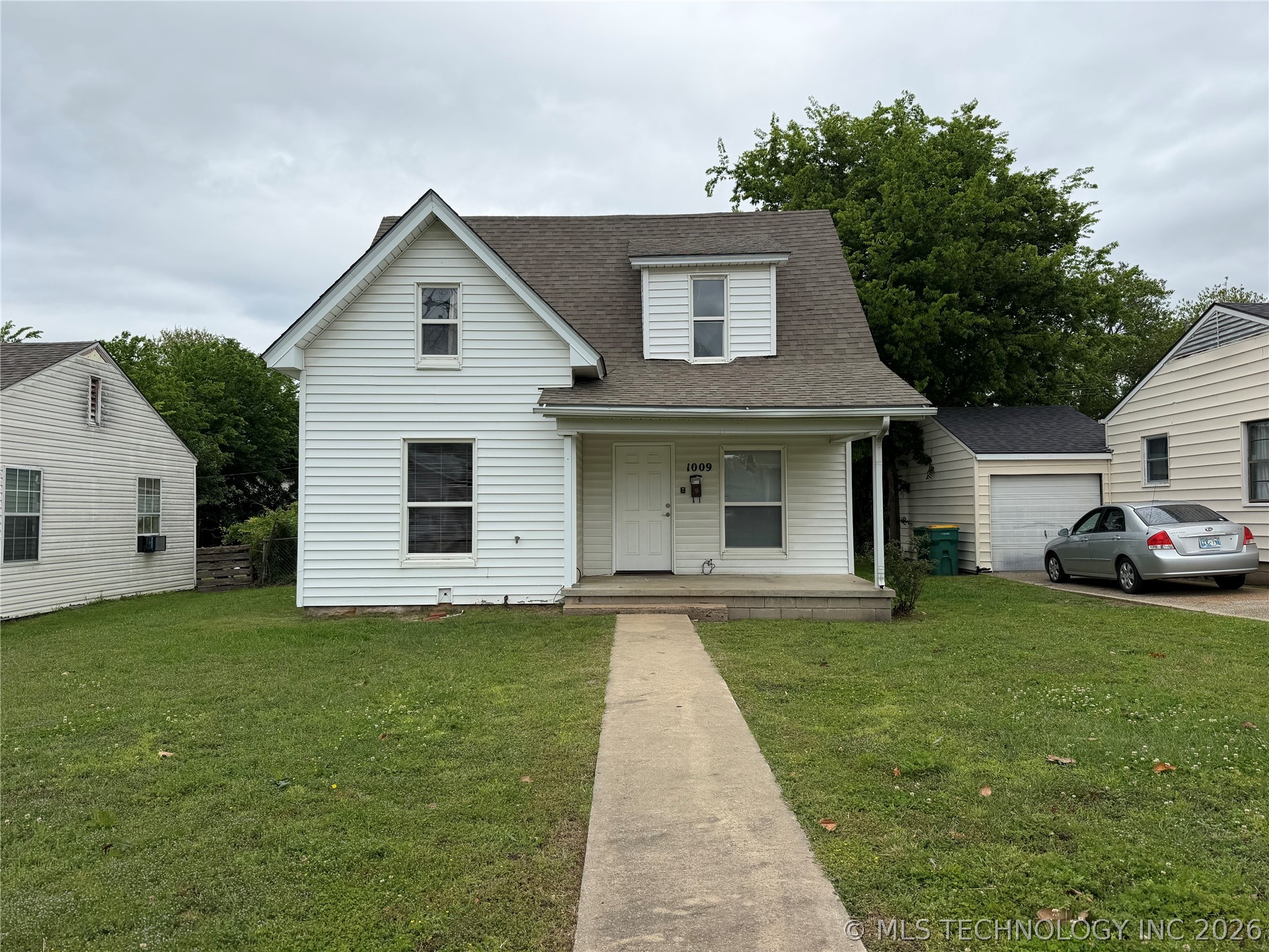 1009 E Thompson Avenue Sapulpa OK 74066